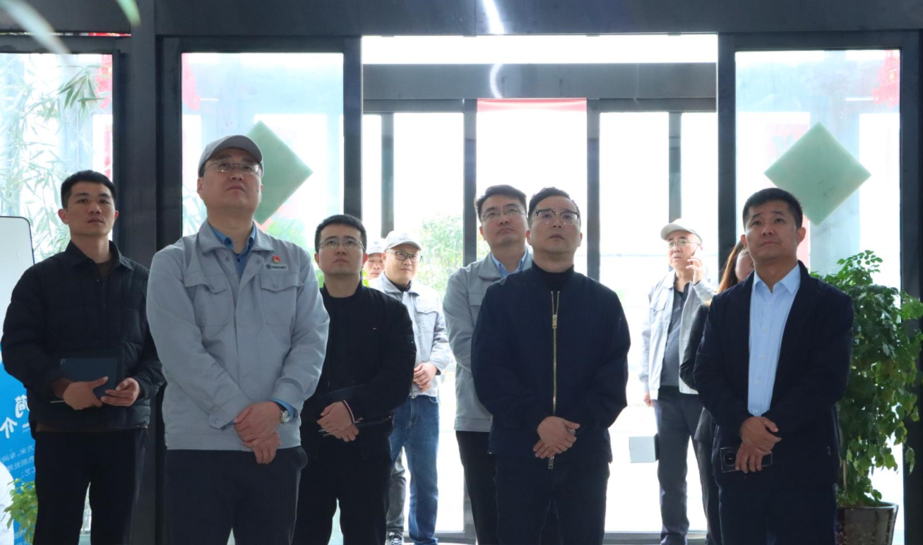 楚胜汽车集团董事长董鸣勇带队赴福田汽车长沙超级卡车工