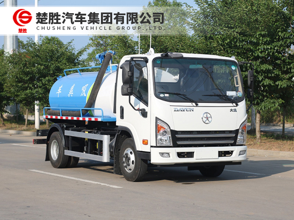 大运吸粪车
