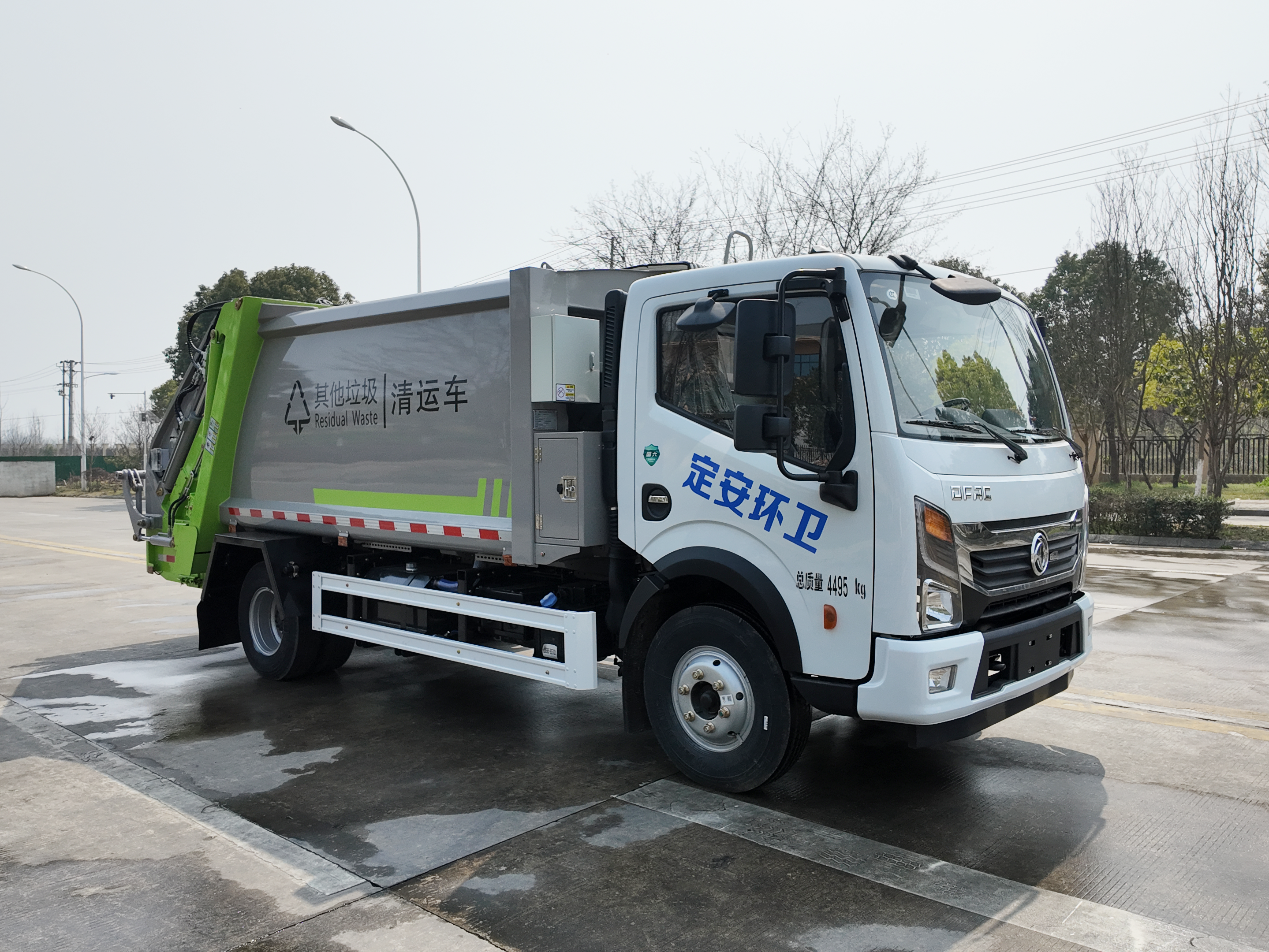 东风多利卡D6-9吨压缩垃圾车操作视频