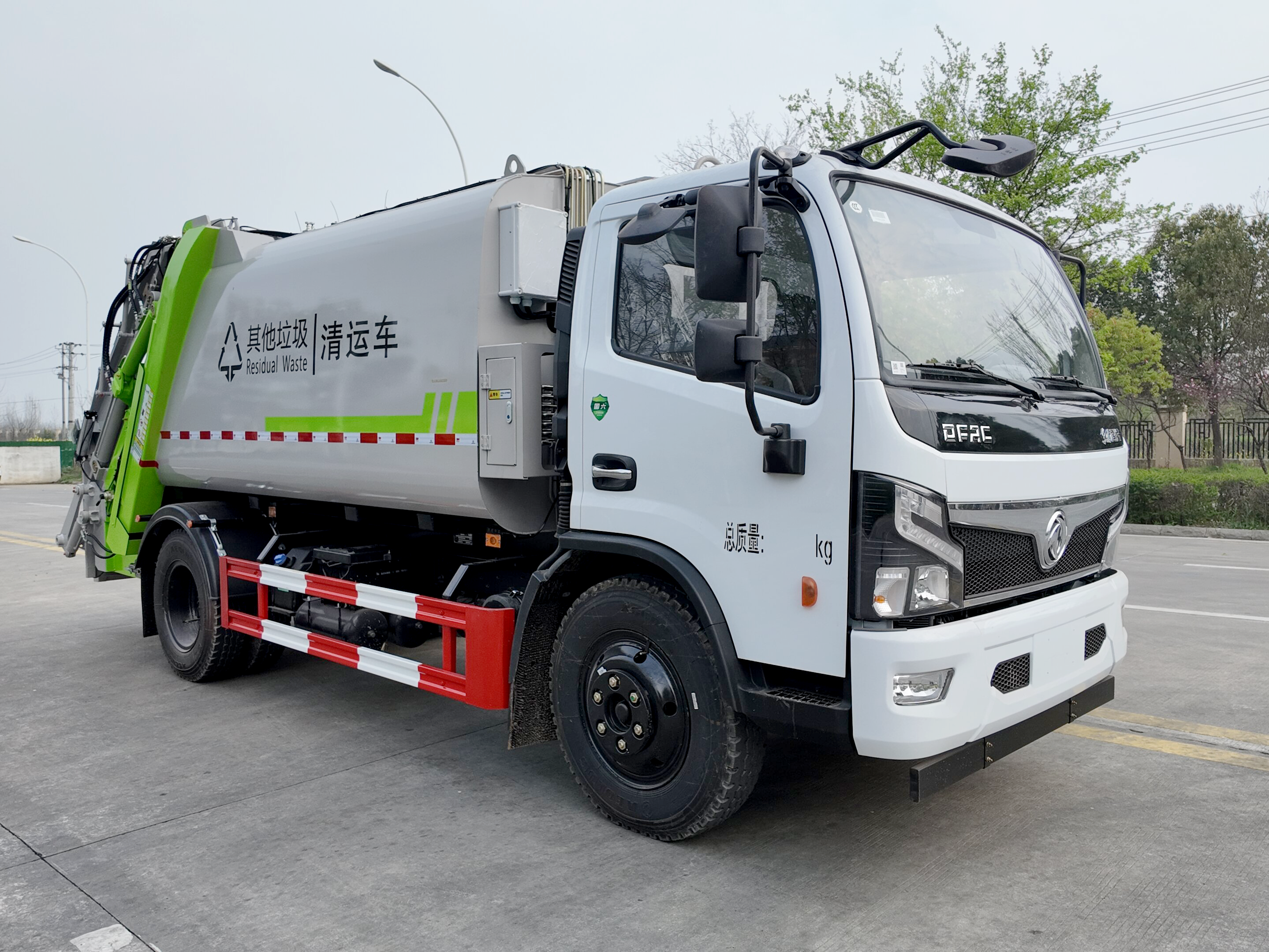 东风多利卡D7-12吨压缩垃圾车操作视频