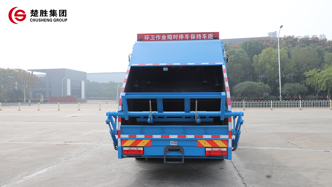 楚胜压缩垃圾车背面.jpg